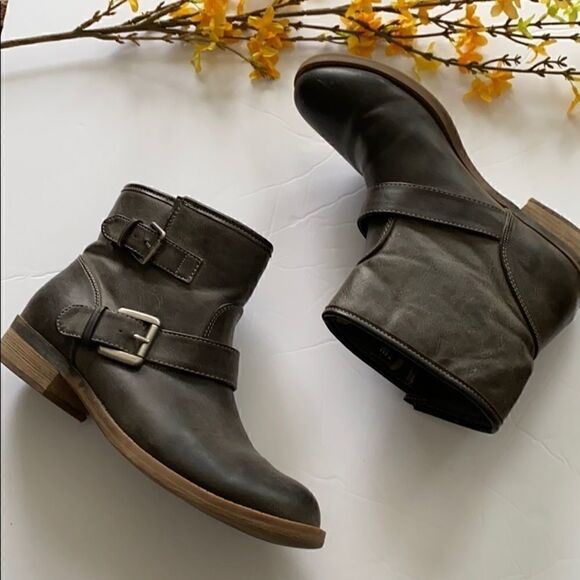 Journeys | Shi by Journey Gray Buckley Boots | 7.5 - Picture 2 of 7